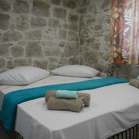 Apartments Valter Tisno Bagian luar foto