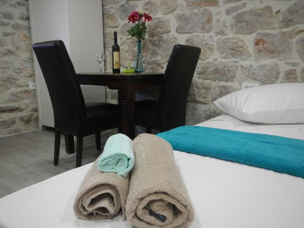 Apartments Valter Tisno Bagian luar foto